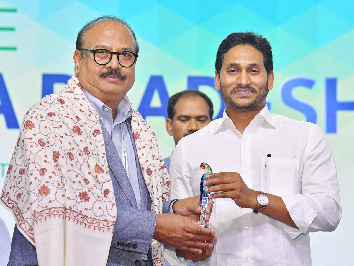 Visakhapatnam GIS: AP CM YS Jagan facilitates Top Industrialists Photos - Sakshi7