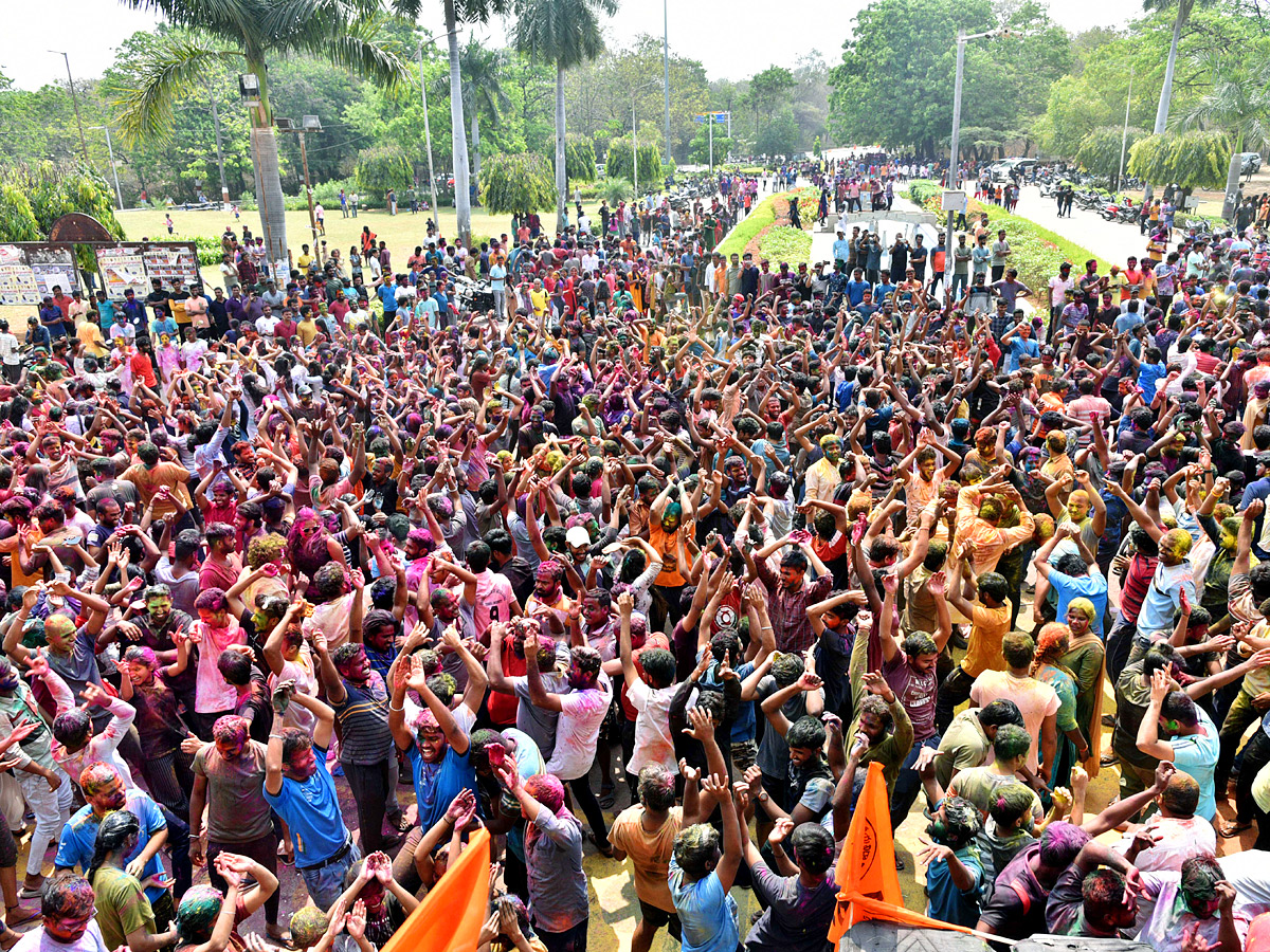 Holi Celebration in Hyderabad Photos - Sakshi17