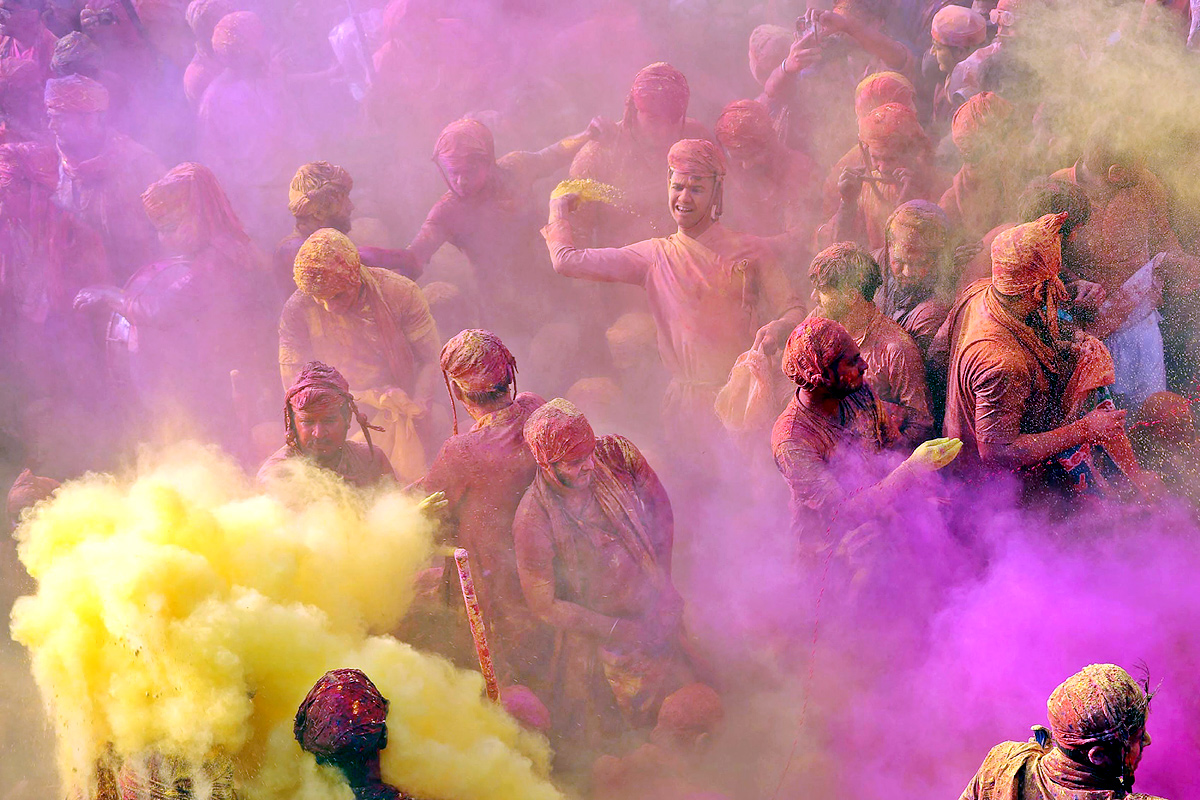 India celebrates Holi festival of colours - Sakshi21