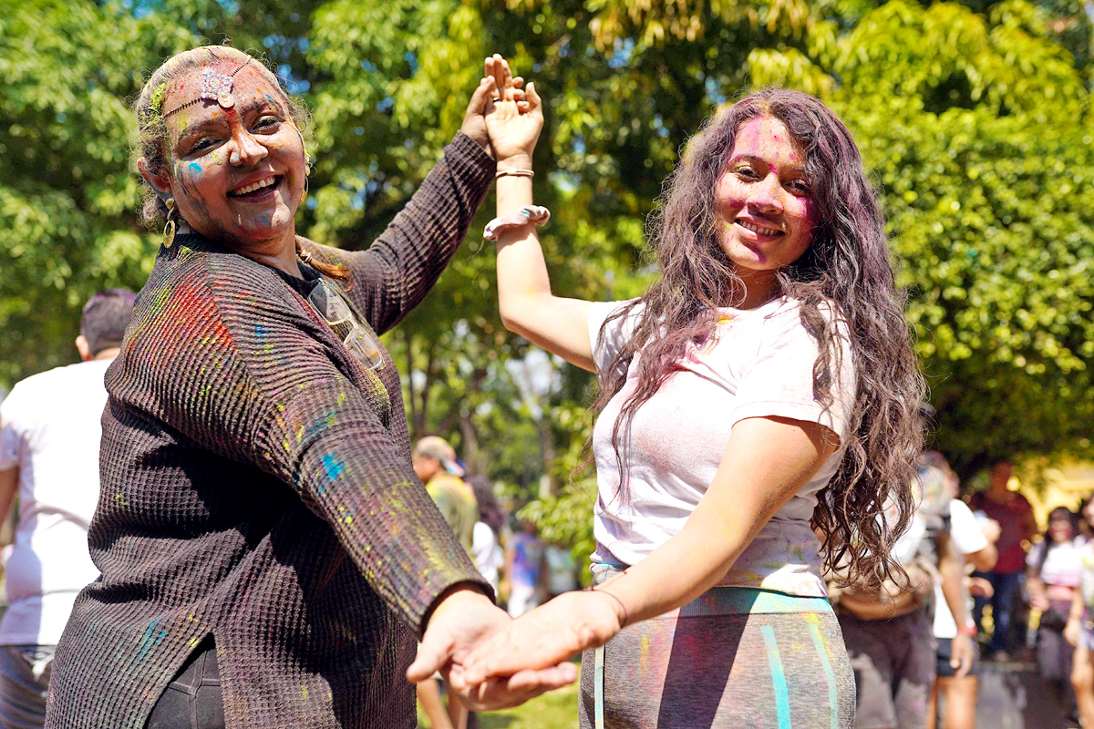 India celebrates Holi festival of colours - Sakshi25