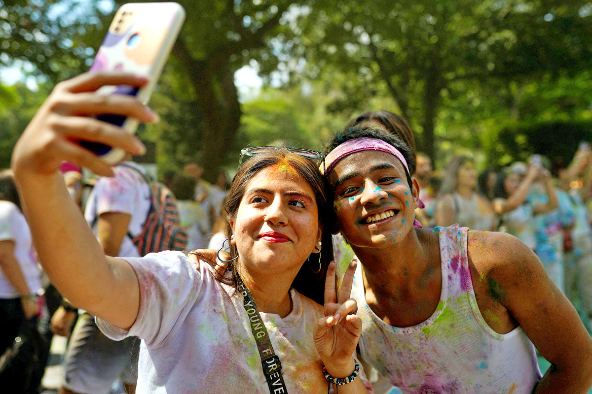 India celebrates Holi festival of colours - Sakshi27