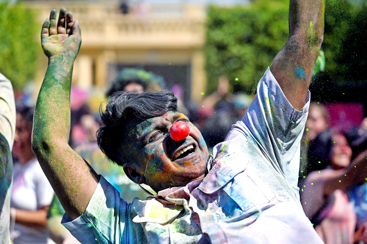 India celebrates Holi festival of colours - Sakshi28