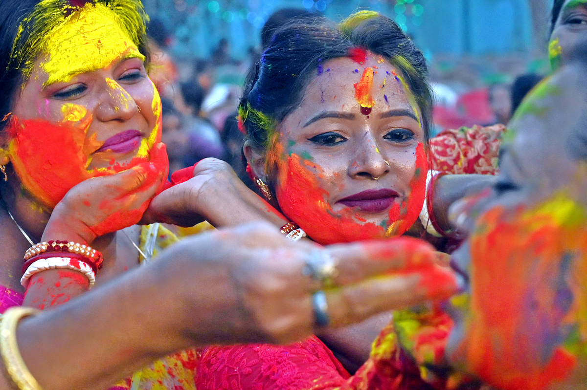 India celebrates Holi festival of colours - Sakshi1