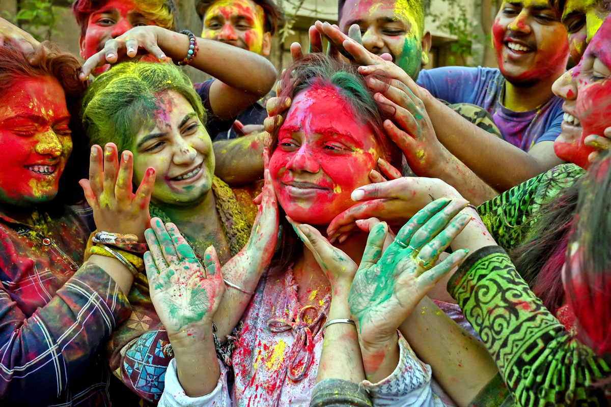 India celebrates Holi festival of colours - Sakshi9