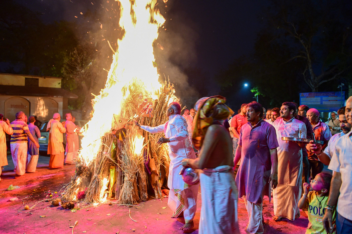 India celebrates Holi festival of colours - Sakshi10