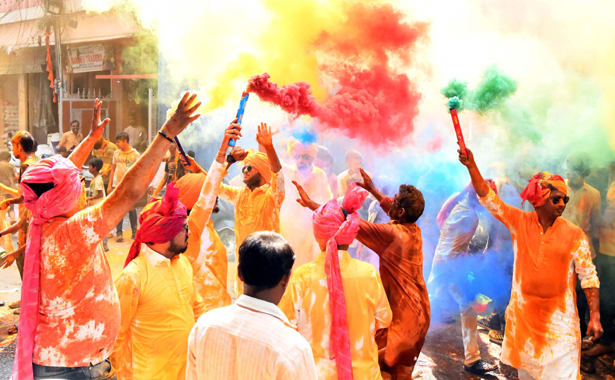 Holi Festival Celebrations At Begum Bazar   - Sakshi2