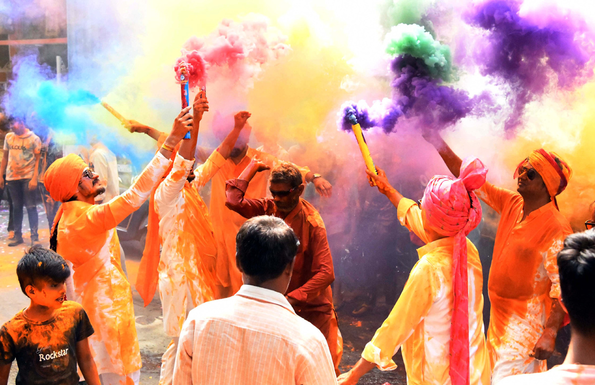 Holi Festival Celebrations At Begum Bazar   - Sakshi3