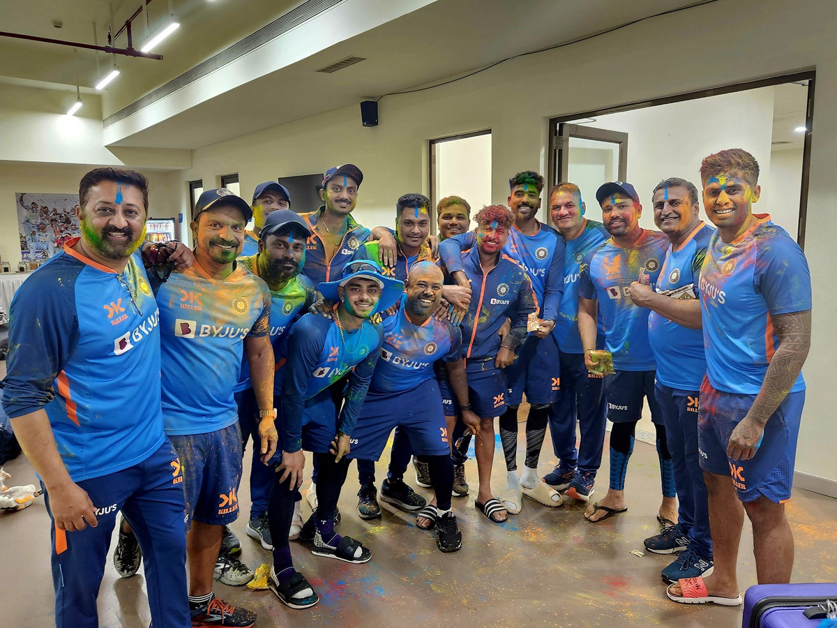 Team India celebrates Holi ahead of fourth Test Photos - Sakshi2