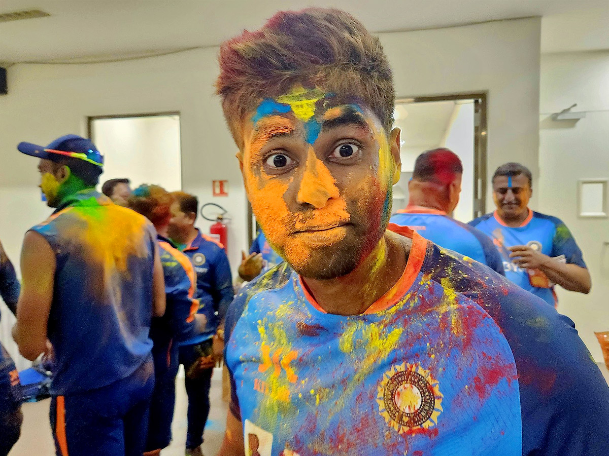 Team India celebrates Holi ahead of fourth Test Photos - Sakshi3