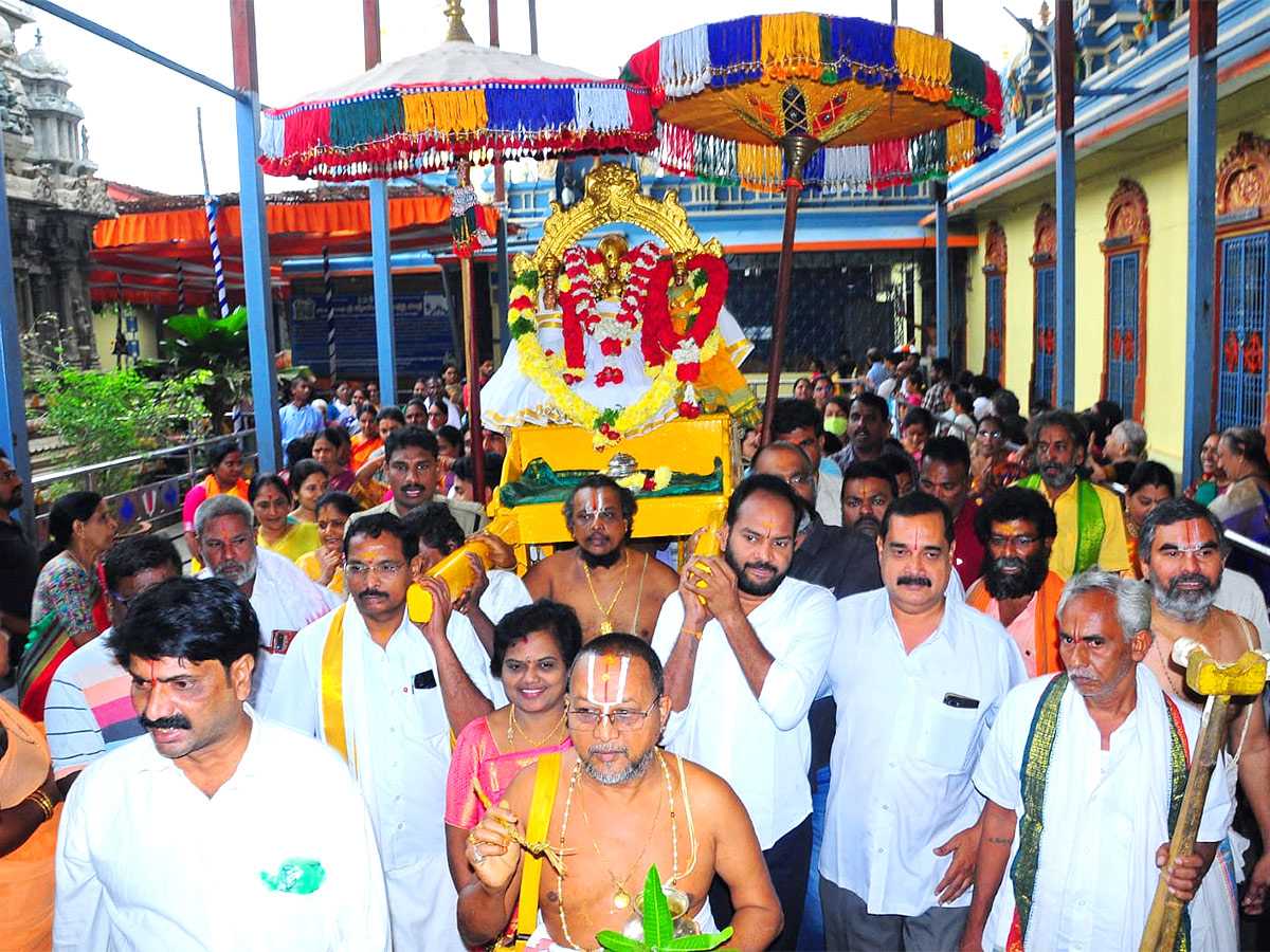 Vasanthotsavam at Bhadradri temple Photos - Sakshi9