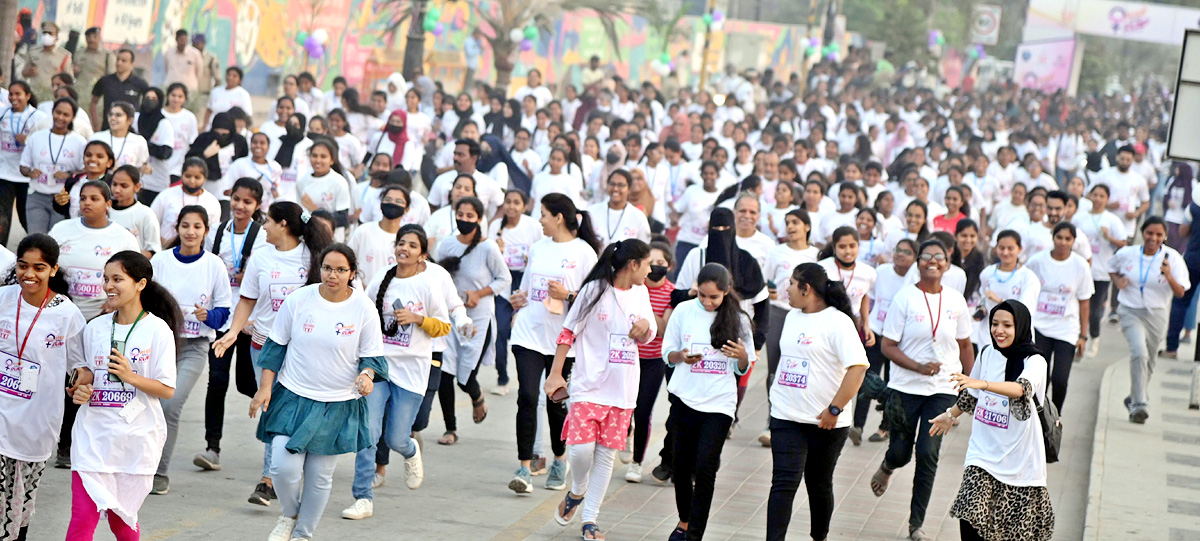 She Team conducted 2k, 5k Run part of Womens Day - Sakshi9