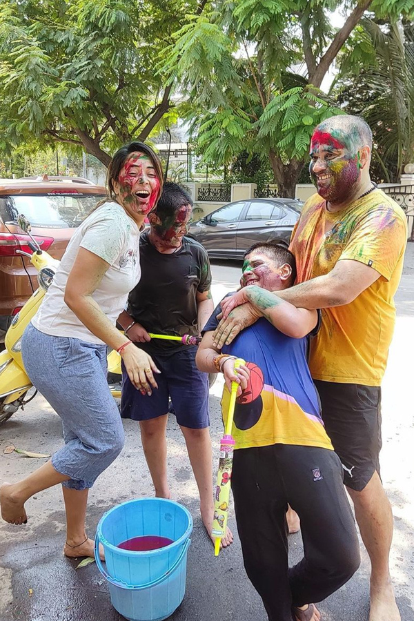 Anchor Anasuya Holi Celebrations With Her Family Photos - Sakshi10