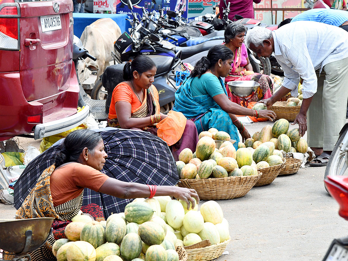 IWD 2023: Mesmerizing Working Women Photos From Telugu States - Sakshi16