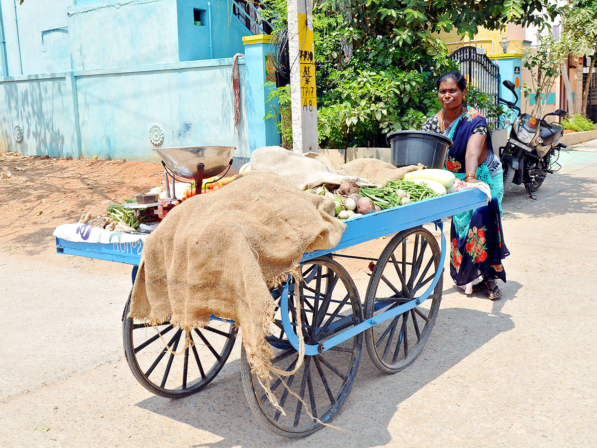 IWD 2023: Mesmerizing Working Women Photos From Telugu States - Sakshi9