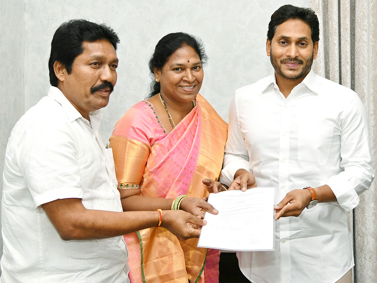 CM Jagan Gave Election B Forms To MLC Candidates In AP - Sakshi1