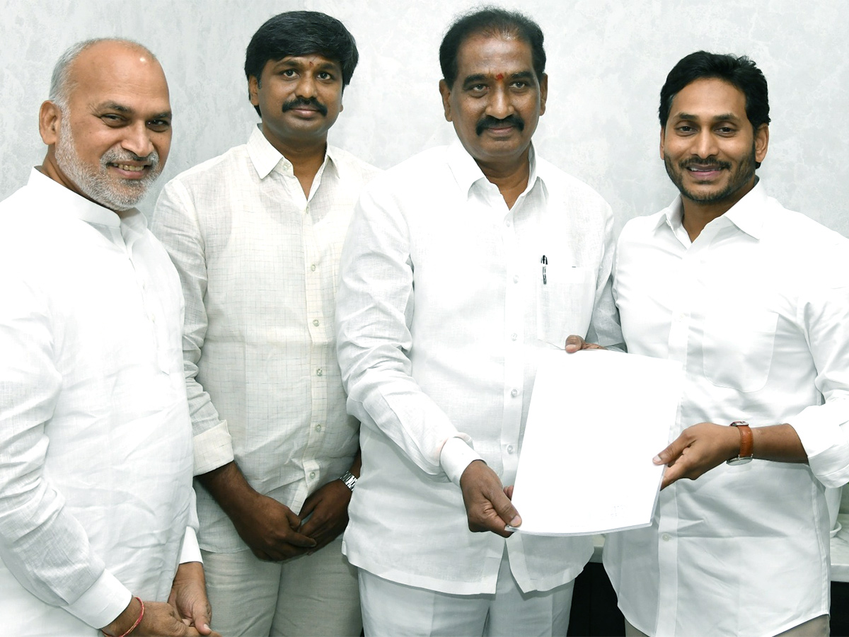 CM Jagan Gave Election B Forms To MLC Candidates In AP - Sakshi5