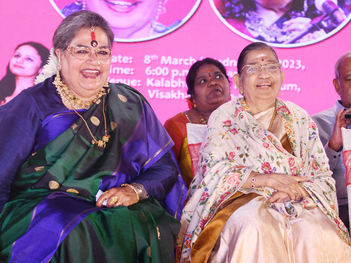 P Susheela and Usha Uthup in Visakhapatnam Photos - Sakshi4