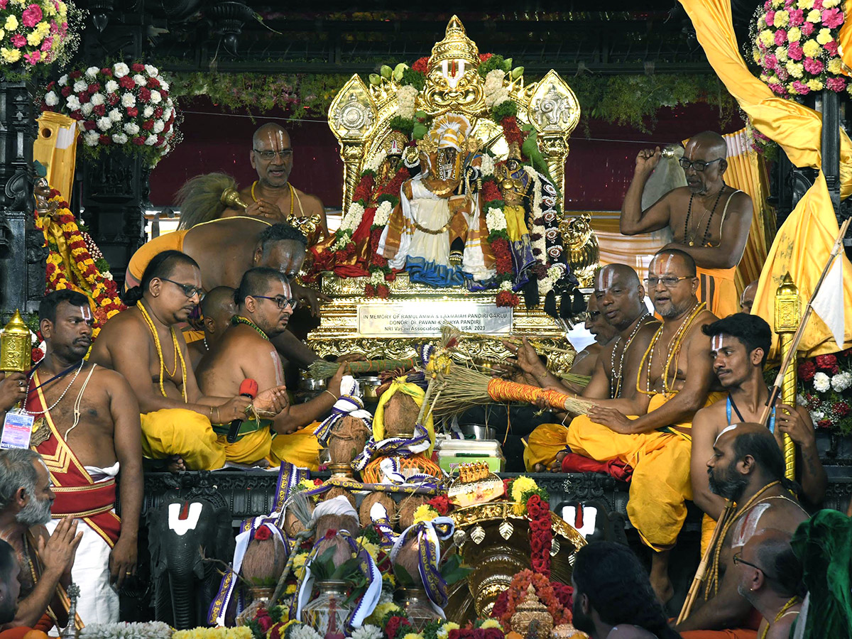 Grand Celebration of Lord Rama Pattabhishekam held at Bhadradri - Sakshi5