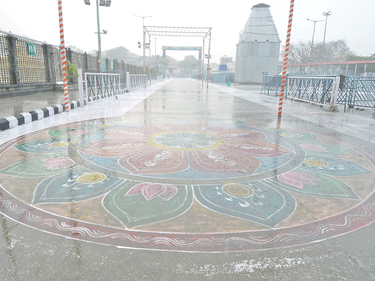 HEAVY RAIN IN TIRUMALA Photos - Sakshi10