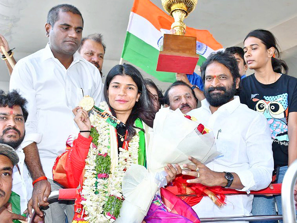 Minister Srinivas Goud Grand Welcome To Womens World Boxing Champion Nikhat Zareen Photos - Sakshi10