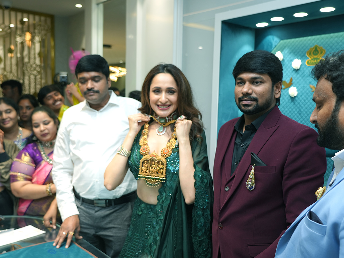 Pragya Jaiswal at Jewellery Shop at Hyderabad  - Sakshi4