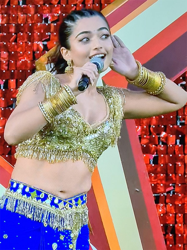 Rashmika Mandanna performs opening ceremony in IPL - Sakshi13