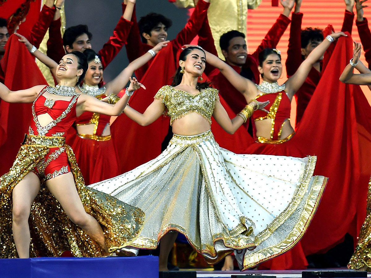 Rashmika Mandanna performs opening ceremony in IPL - Sakshi5