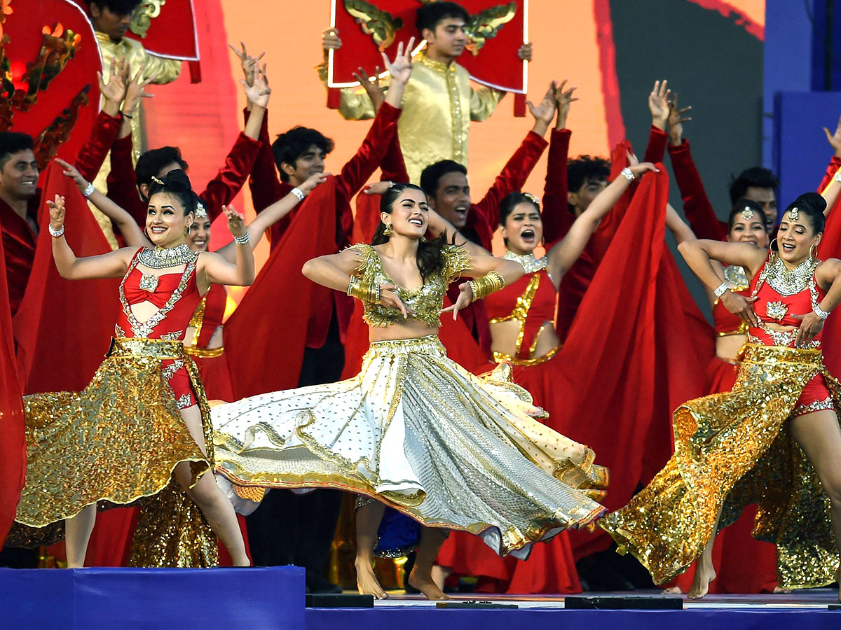 Rashmika Mandanna performs opening ceremony in IPL - Sakshi6