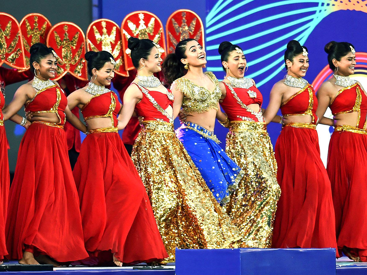 Rashmika Mandanna performs opening ceremony in IPL - Sakshi7