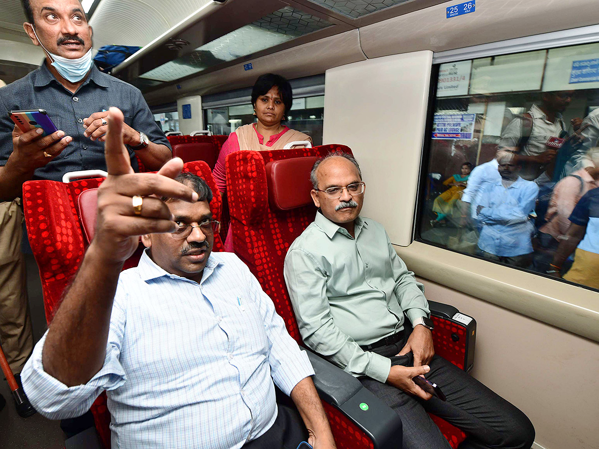 Tirupati to Hyderabad Vande Bharat Express Photos - Sakshi10