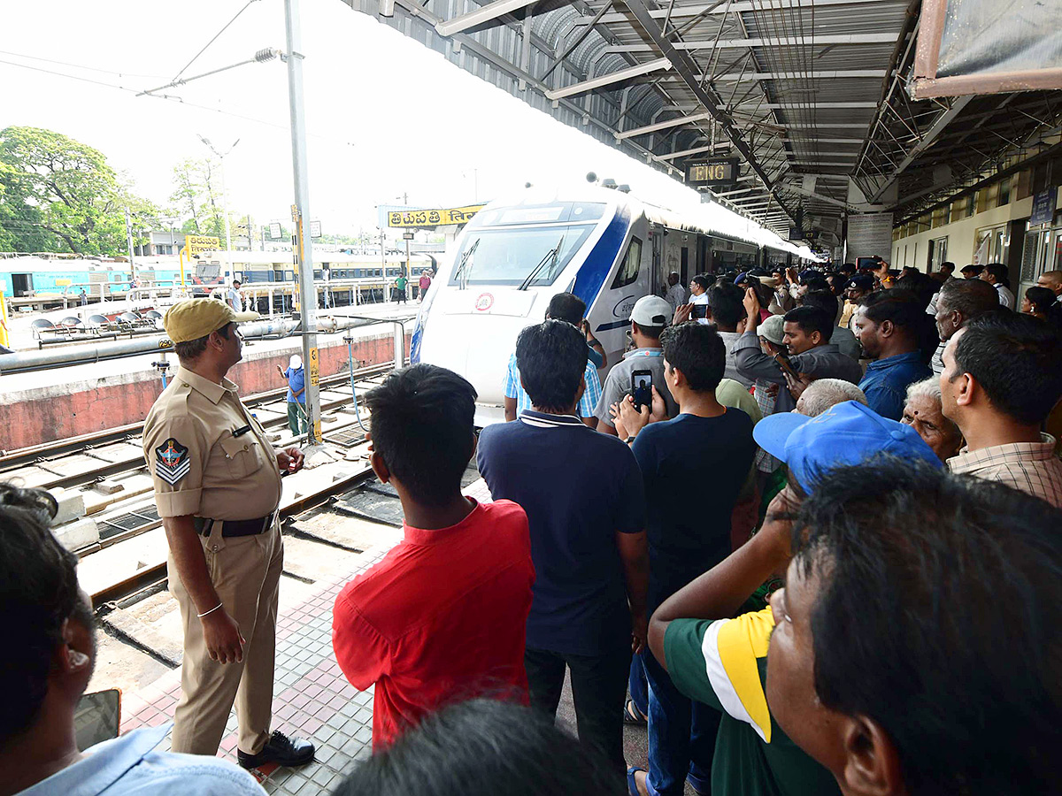 Tirupati to Hyderabad Vande Bharat Express Photos - Sakshi3