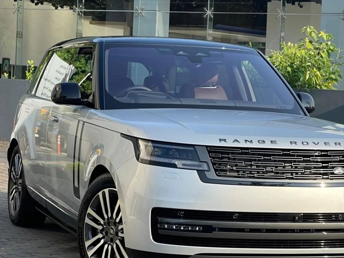 Malayalam actor Mohanlal buys a new generation Range Rover Photos - Sakshi4