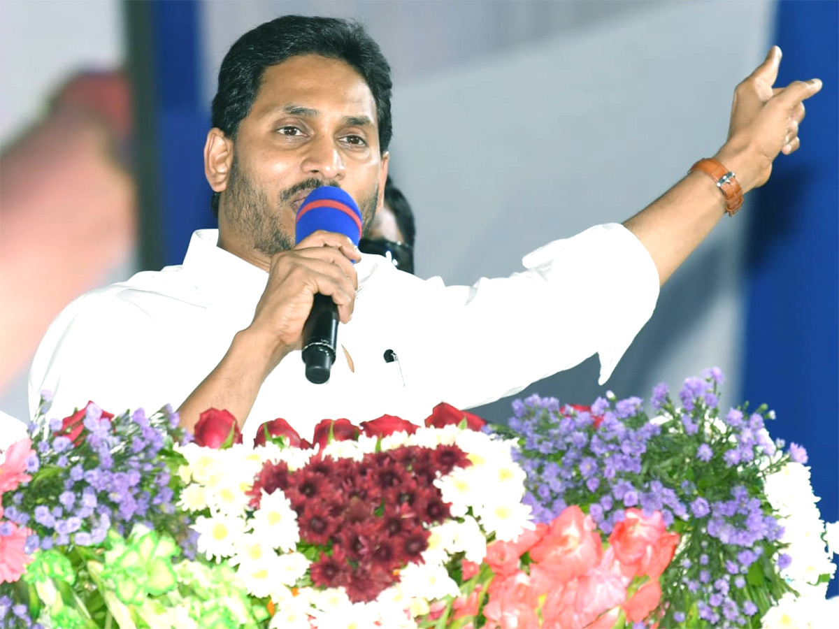 YSR Ebc Nestham: Cm Jagan Markapuram Tour Photos - Sakshi1