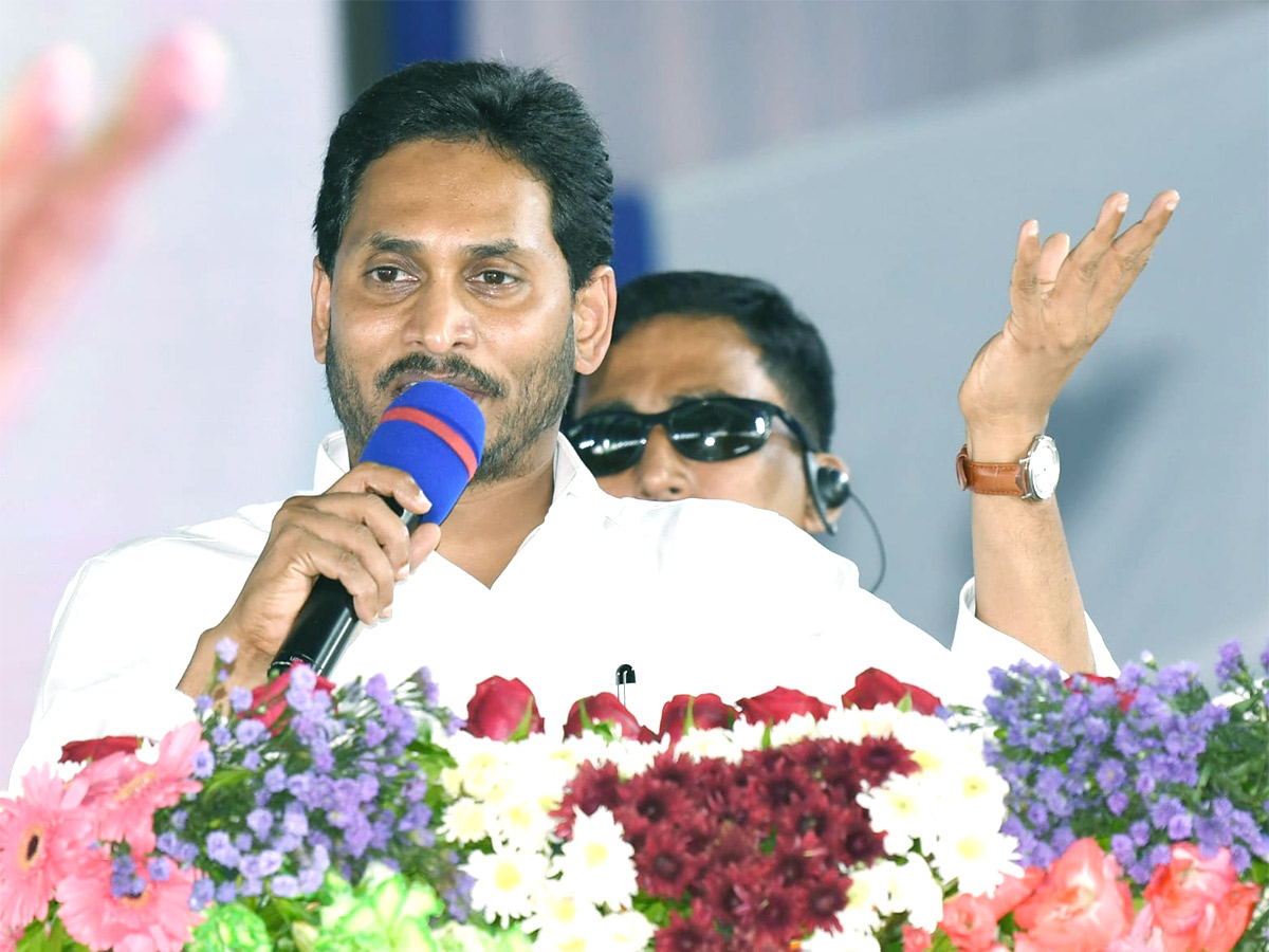 YSR Ebc Nestham: Cm Jagan Markapuram Tour Photos - Sakshi11