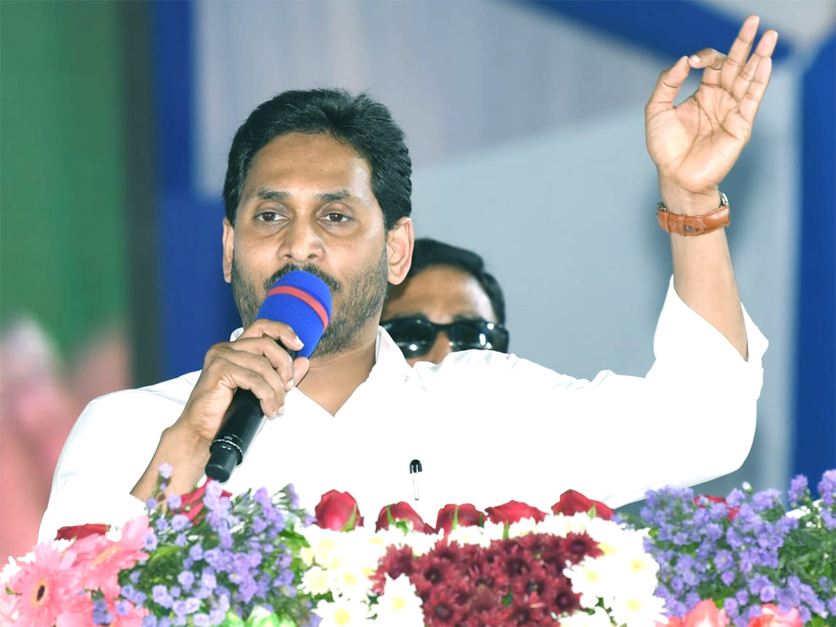 YSR Ebc Nestham: Cm Jagan Markapuram Tour Photos - Sakshi19