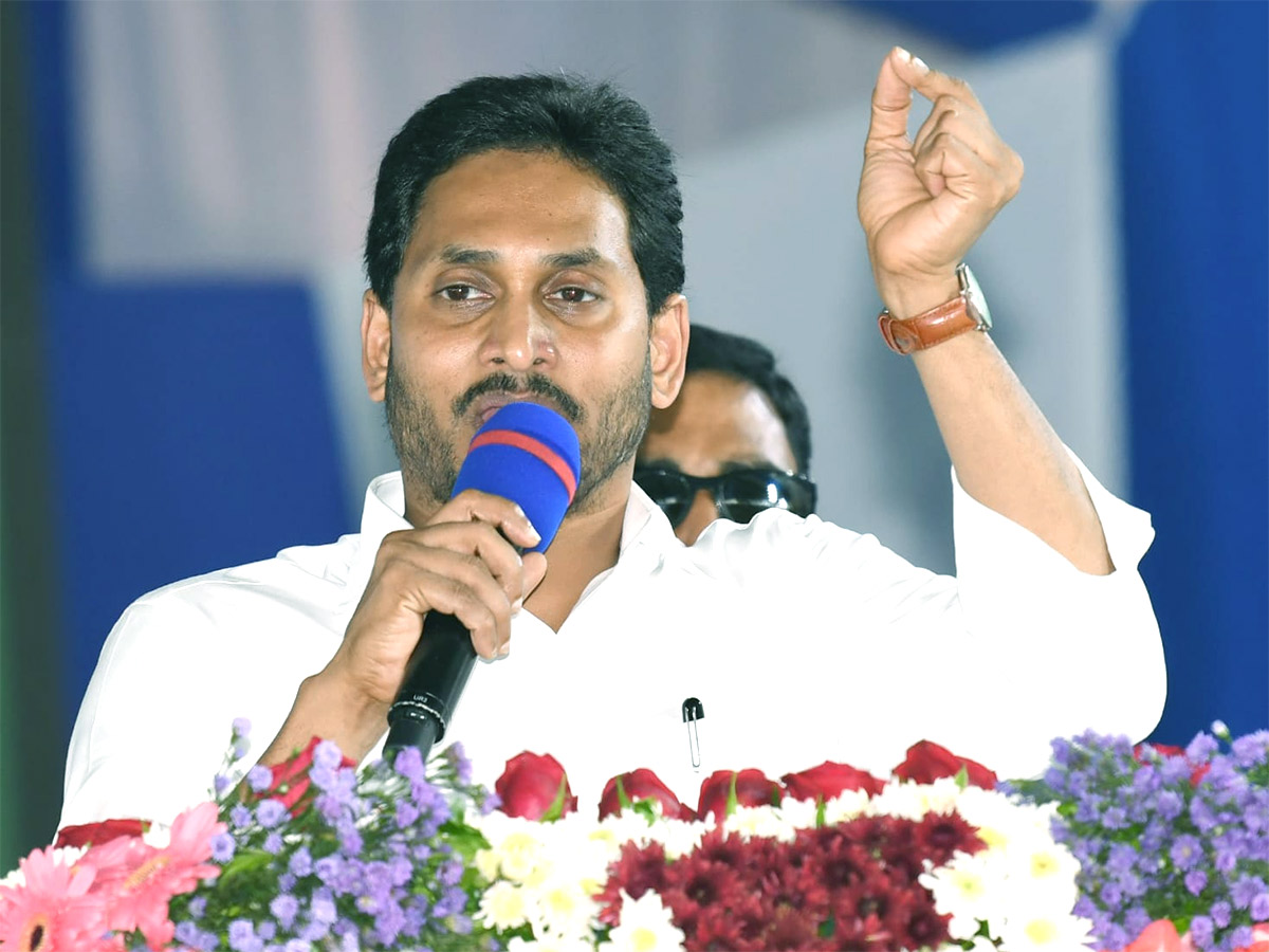 YSR Ebc Nestham: Cm Jagan Markapuram Tour Photos - Sakshi31