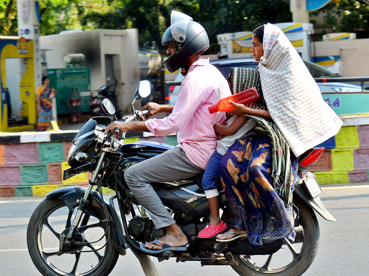 Severe Heat Waves In Telangana And AP Photos - Sakshi12