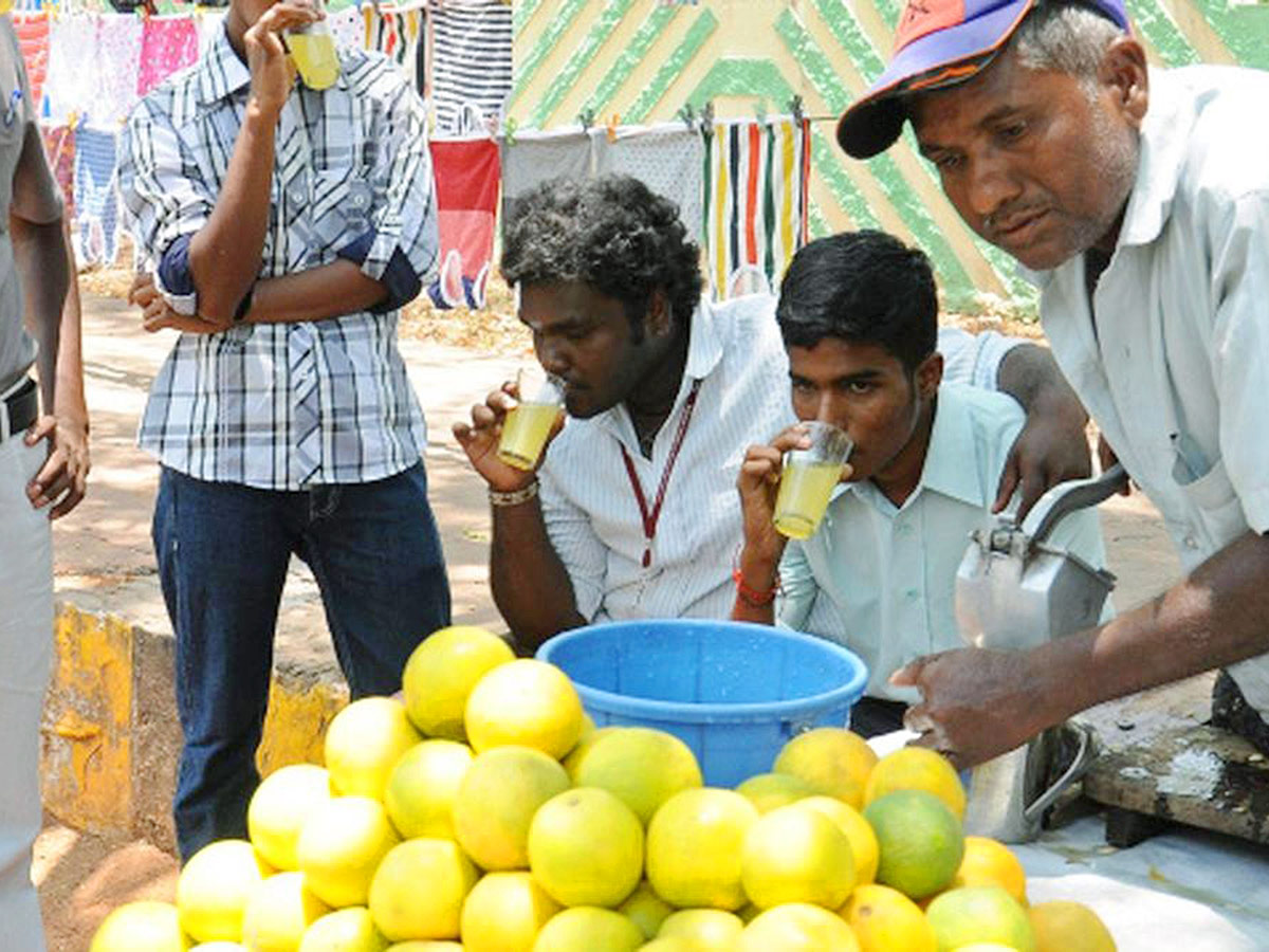 Severe Heat Waves In Telangana And AP Photos - Sakshi14