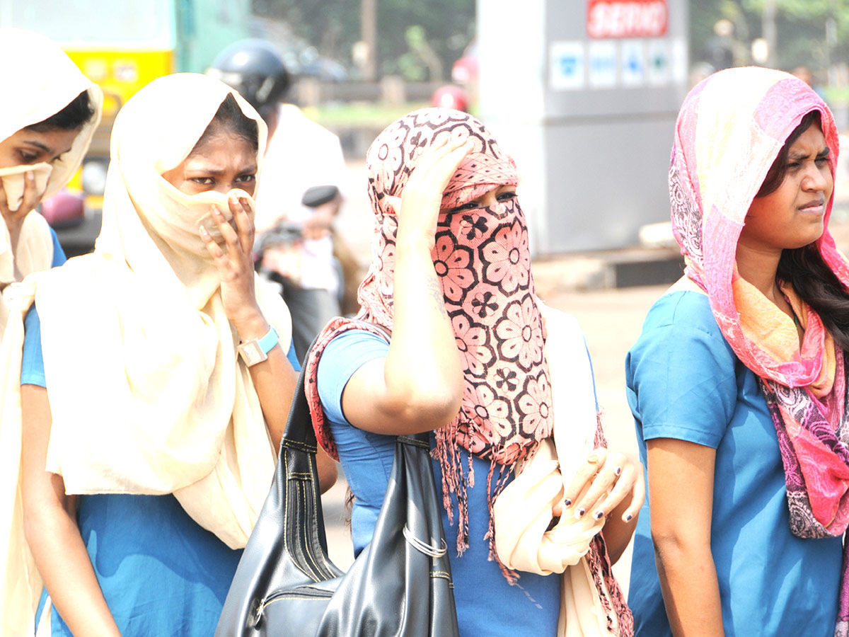 Severe Heat Waves In Telangana And AP Photos - Sakshi22