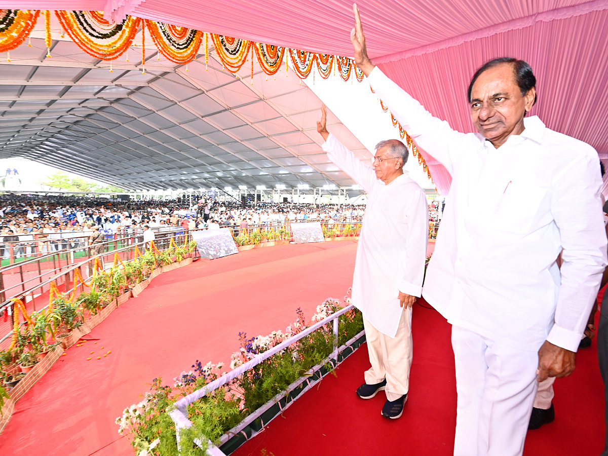 CM KCR Inaugurated Ambedkar Statue At Tank Bund Photos - Sakshi14