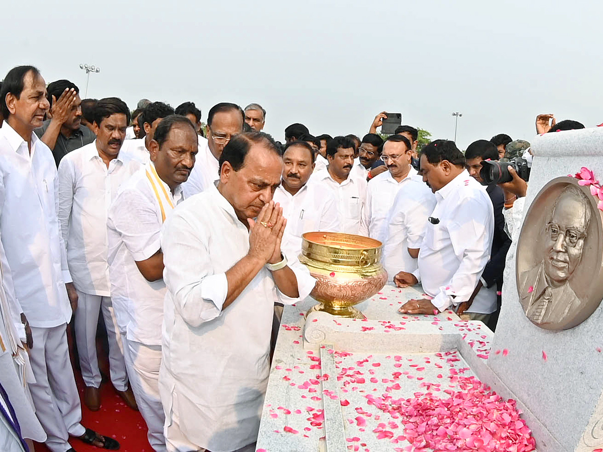 CM KCR Inaugurated Ambedkar Statue At Tank Bund Photos - Sakshi18