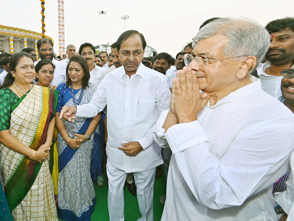 CM KCR Inaugurated Ambedkar Statue At Tank Bund Photos - Sakshi26