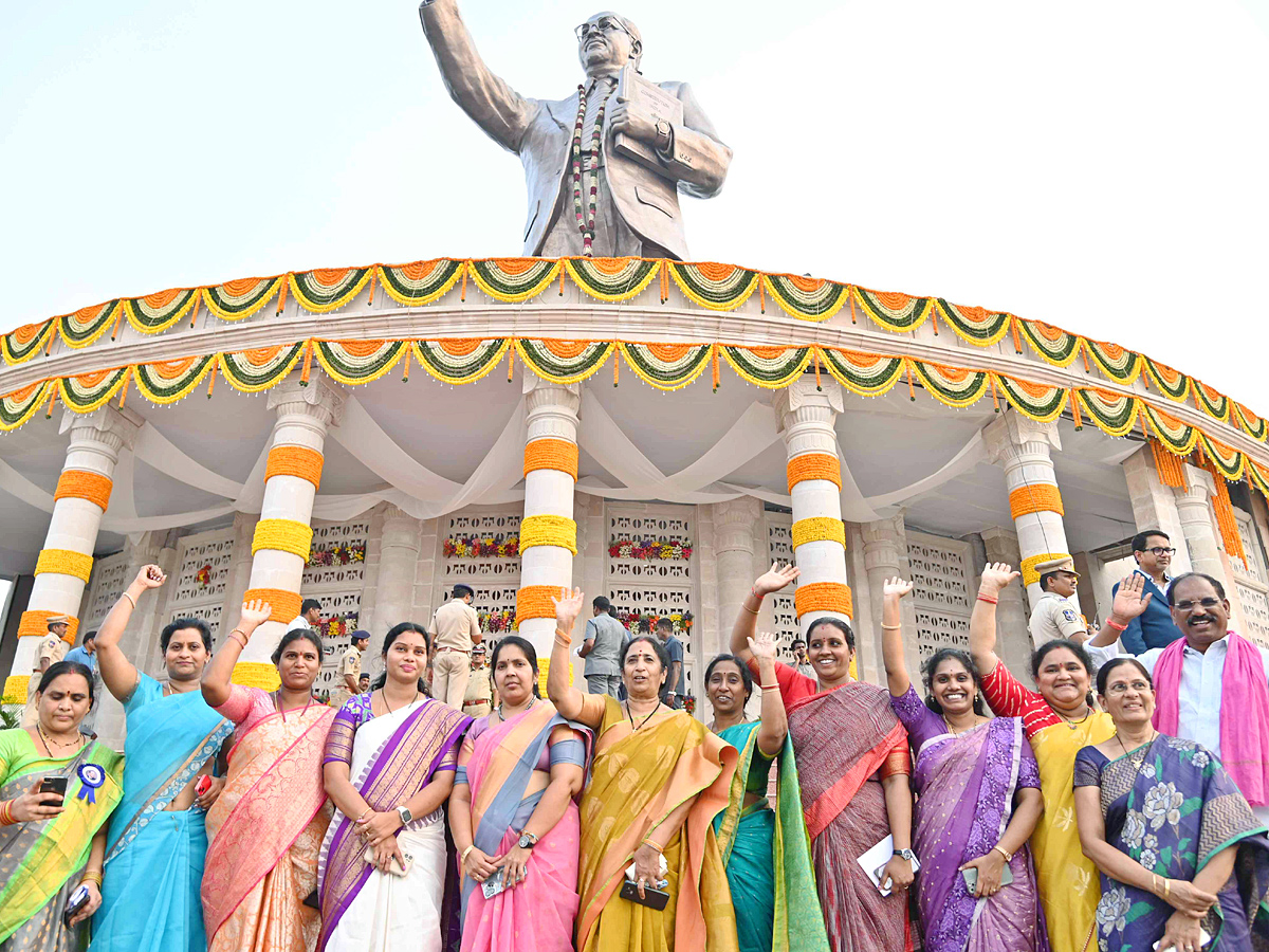 CM KCR Inaugurated Ambedkar Statue At Tank Bund Photos - Sakshi29