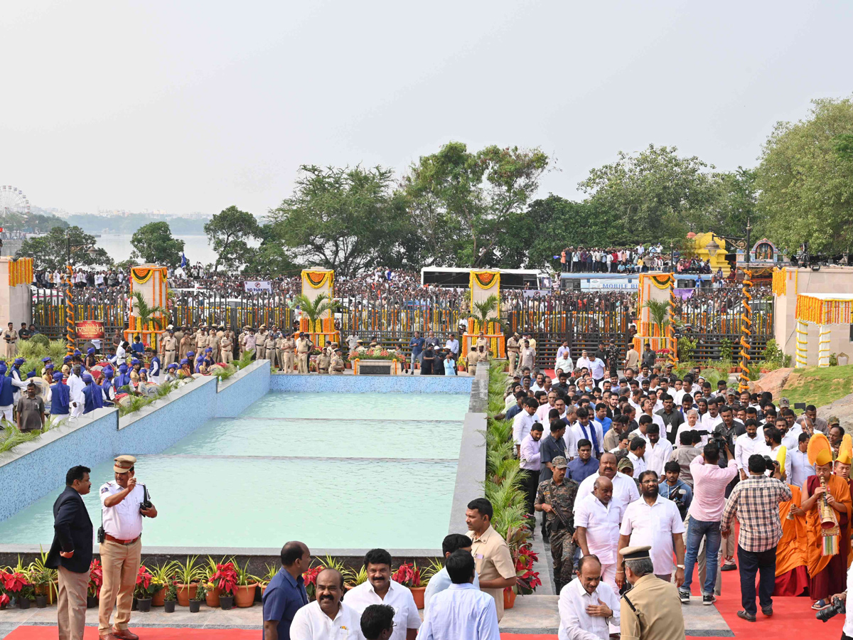 CM KCR Inaugurated Ambedkar Statue At Tank Bund Photos - Sakshi30