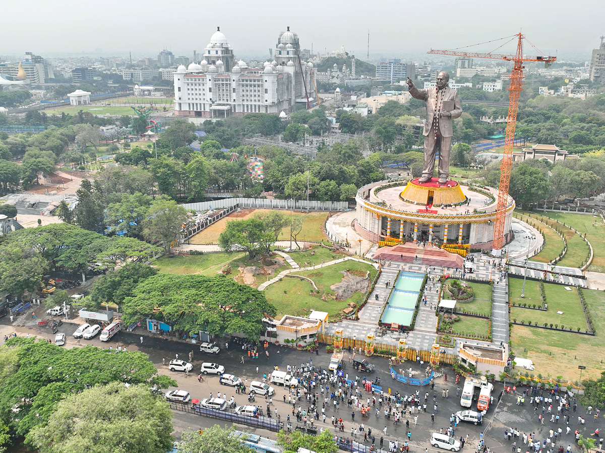 CM KCR Inaugurated Ambedkar Statue At Tank Bund Photos - Sakshi34