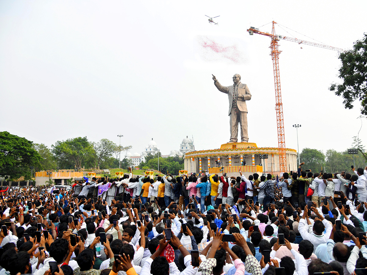 CM KCR Inaugurated Ambedkar Statue At Tank Bund Photos - Sakshi36