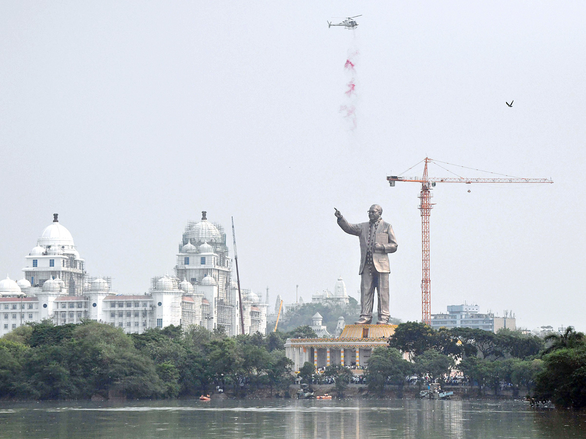 CM KCR Inaugurated Ambedkar Statue At Tank Bund Photos - Sakshi37