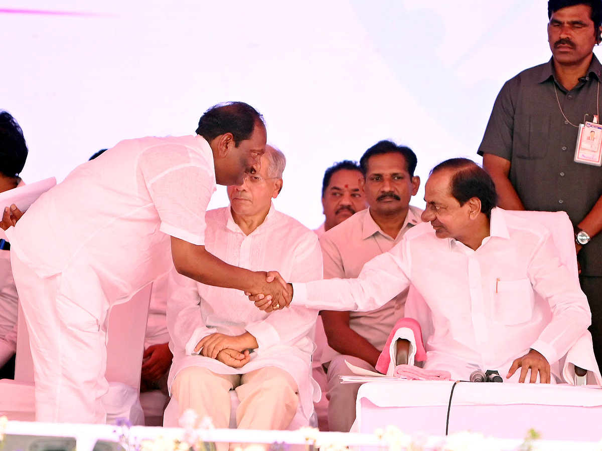 CM KCR Inaugurated Ambedkar Statue At Tank Bund Photos - Sakshi6