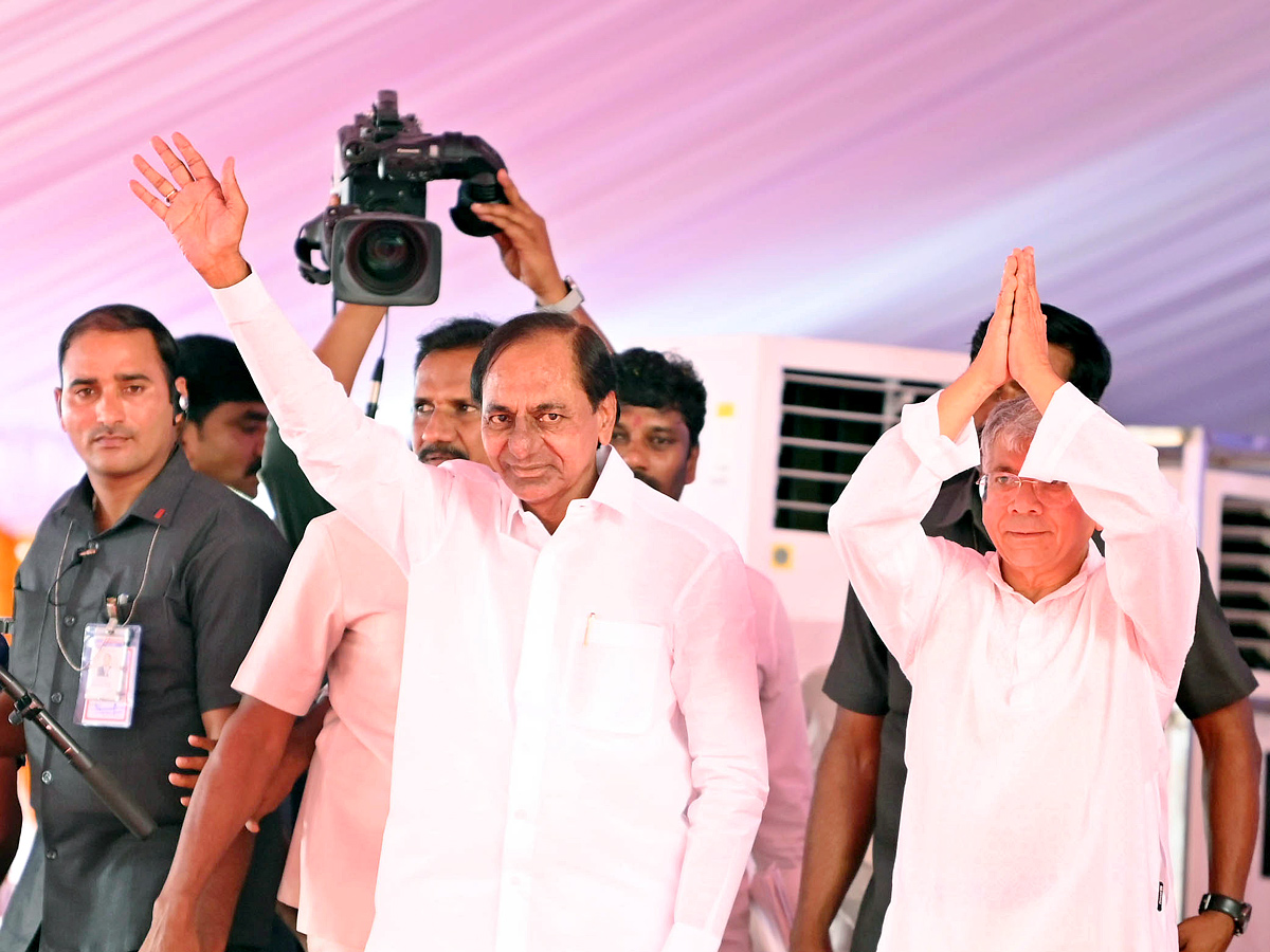 CM KCR Inaugurated Ambedkar Statue At Tank Bund Photos - Sakshi8