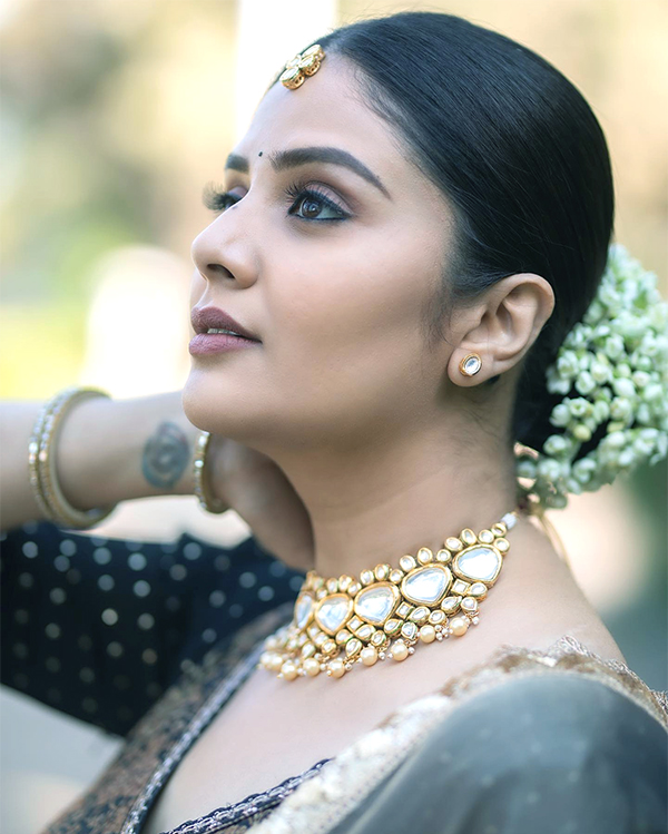 Telugu Anchor Sreemukhi Latest Photoshoot Pics - Sakshi16